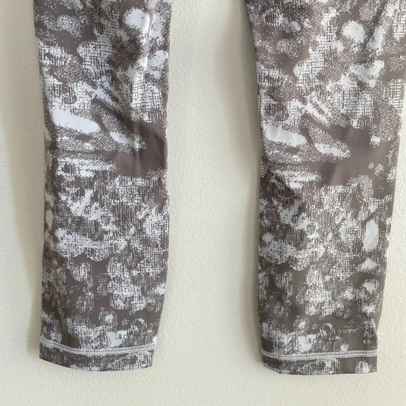 LULULEMON Wunder Under High-Rise Crop 23" *Full-On  Luxtreme Gray Size 4 - Picture 7 of 13